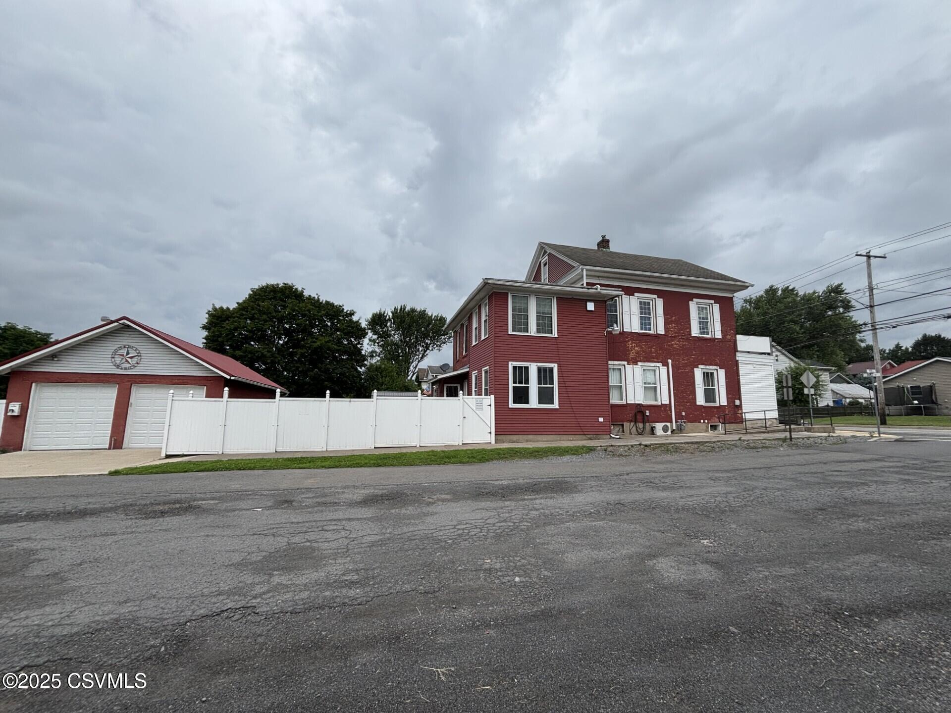 501 Duke Street  Northumberland PA 17857 photo