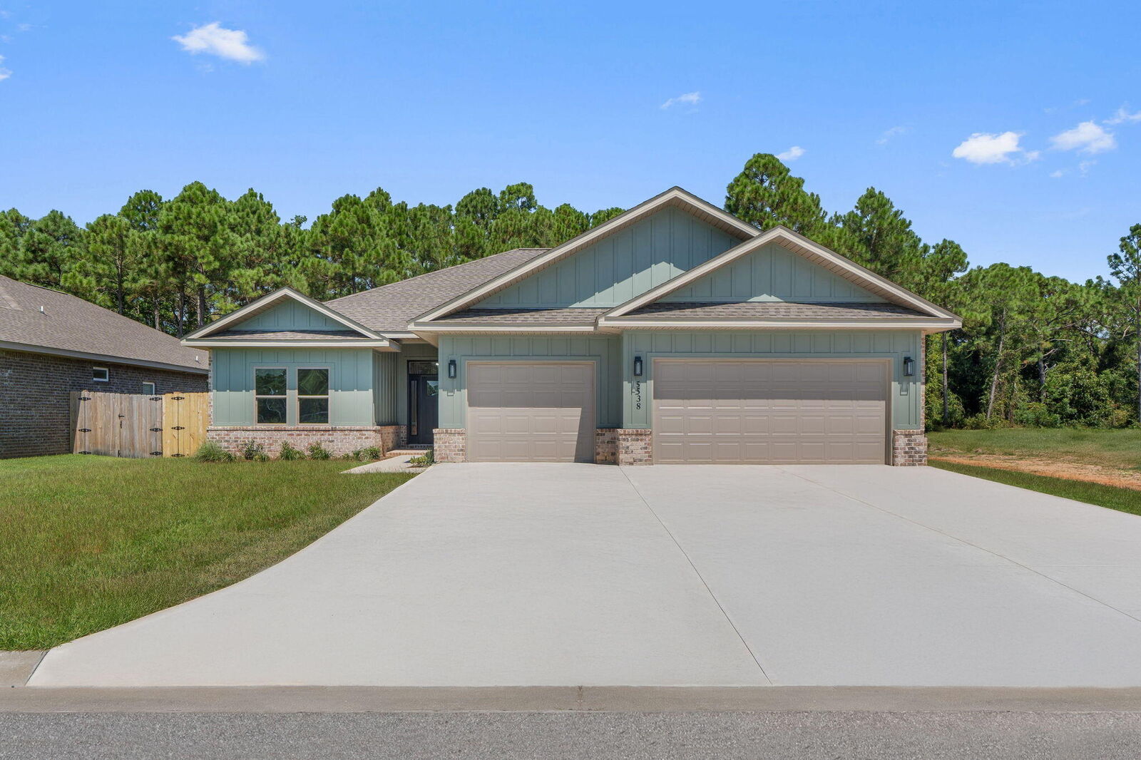 Property Photo:  5538 Chenier Drive  FL 32563 