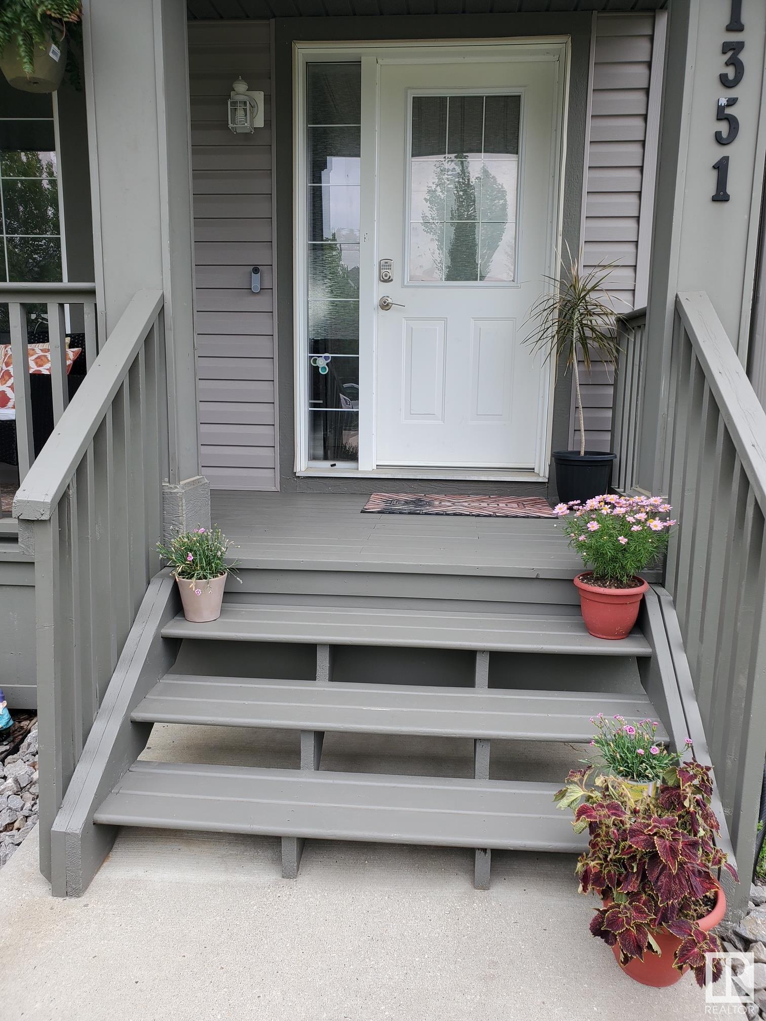 Property Photo: 21351 91 Avenue NW AB T5T 6Y9