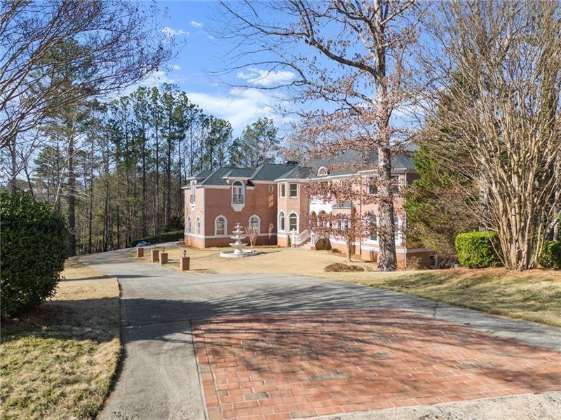 Property Photo: 10 Clubb Court GA 30005