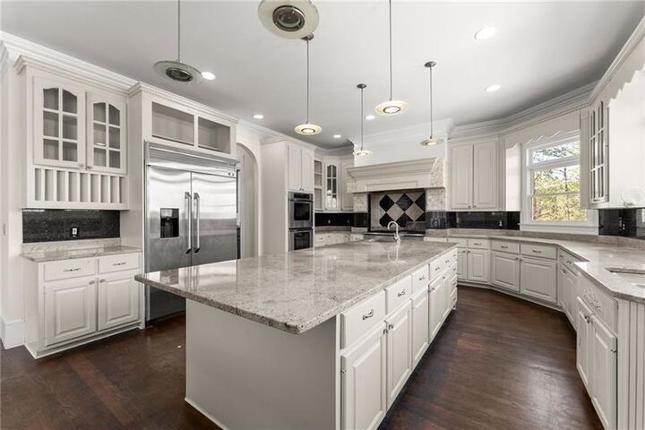 Property Photo: 10 Clubb Court GA 30005