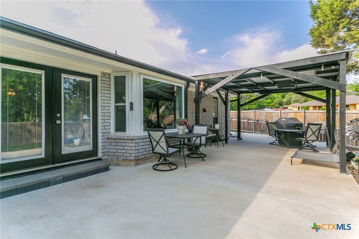 Property Photo:  820 Woodside Drive  TX 76548 