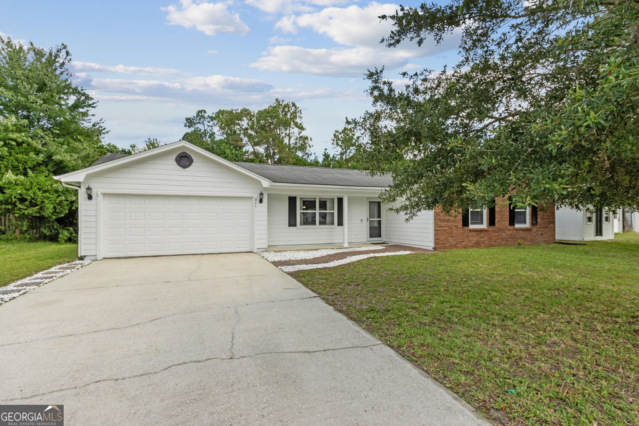 Property Photo:  311 Briarwood Circle  GA 31548 