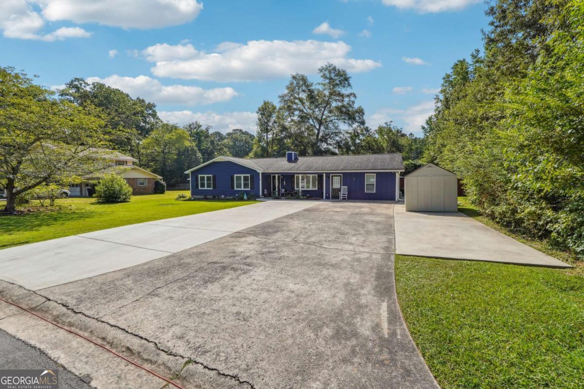 Property Photo: 29 Williamsburg Drive NW GA 30165