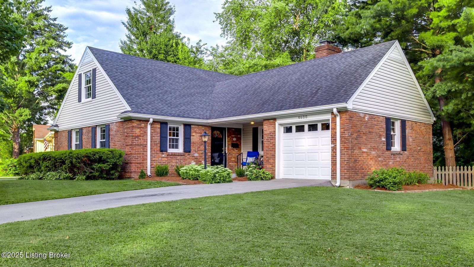 Property Photo:  4600 Tween Rd  KY 40207 