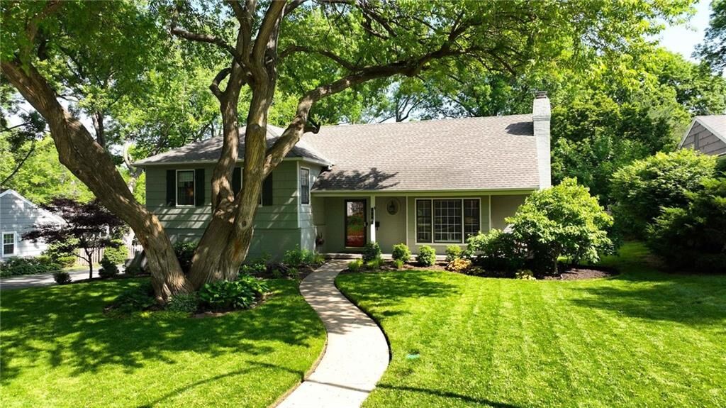 Property Photo: 5624 W 82nd Street KS 66208