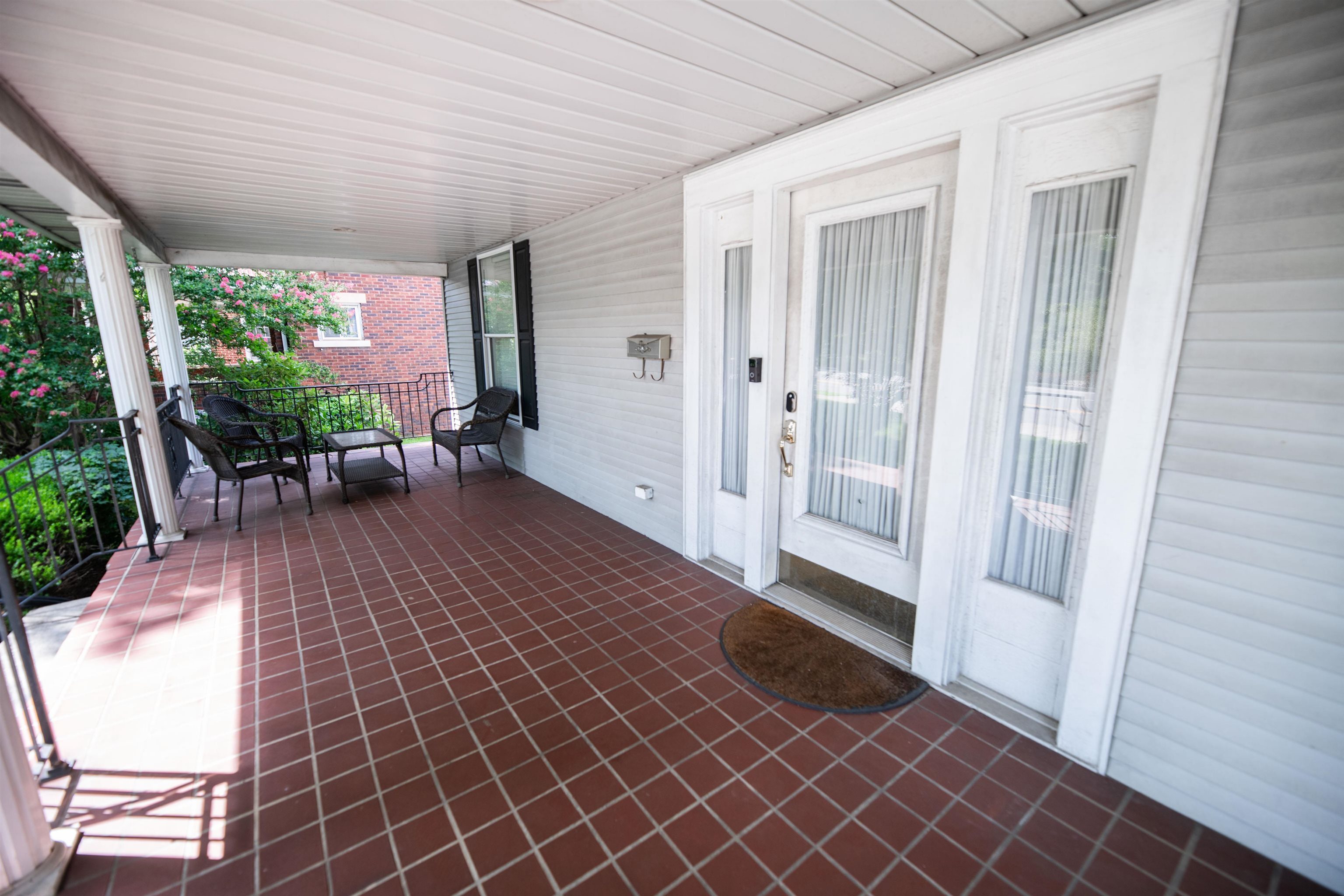 Property Photo: 502 Kanawha Blvd W WV 25302