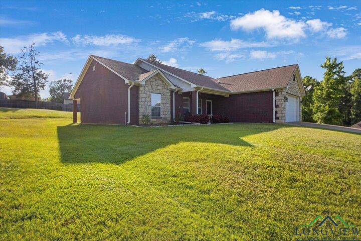 Property Photo:  930 Desirees Trl  TX 75691 