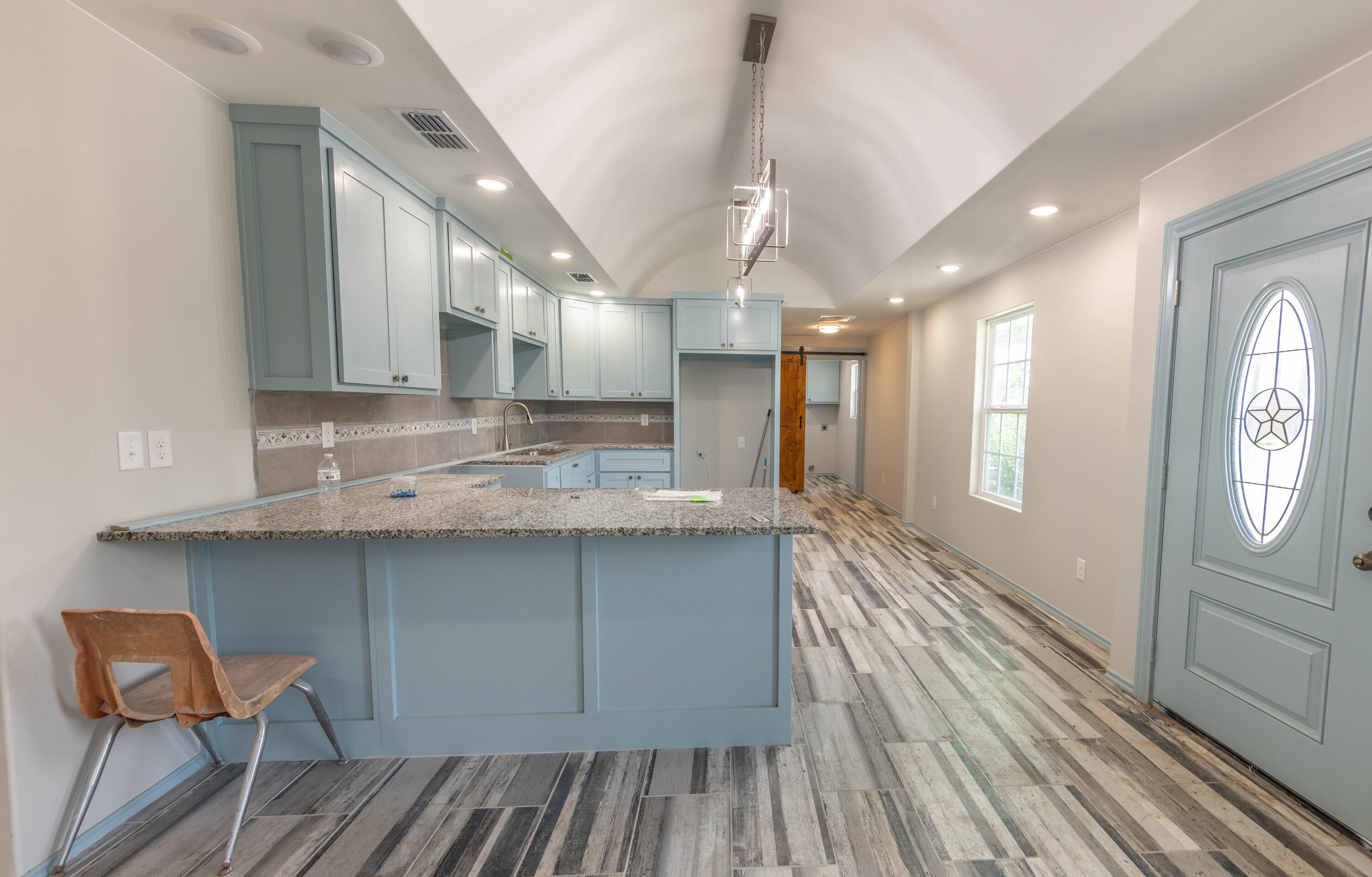 Property Photo: 221 W 3rd Street TX 79329