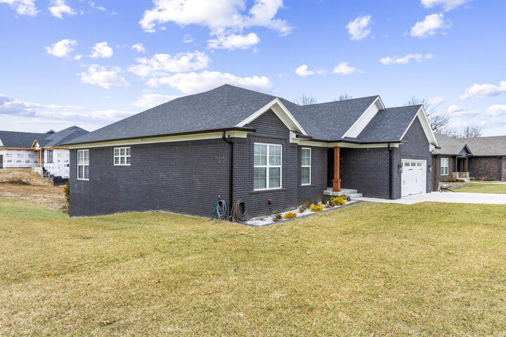 Property Photo:  19 Clubhouse Court  KY 40071 