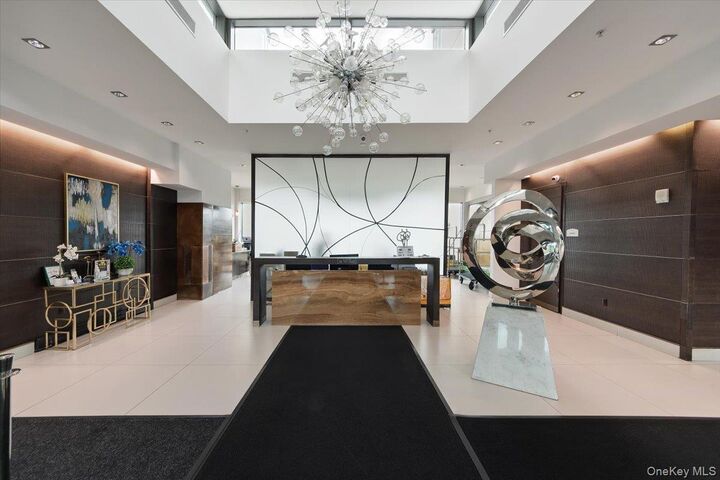 Property Photo: 701 Ridge Hill Boulevard 11E NY 10710