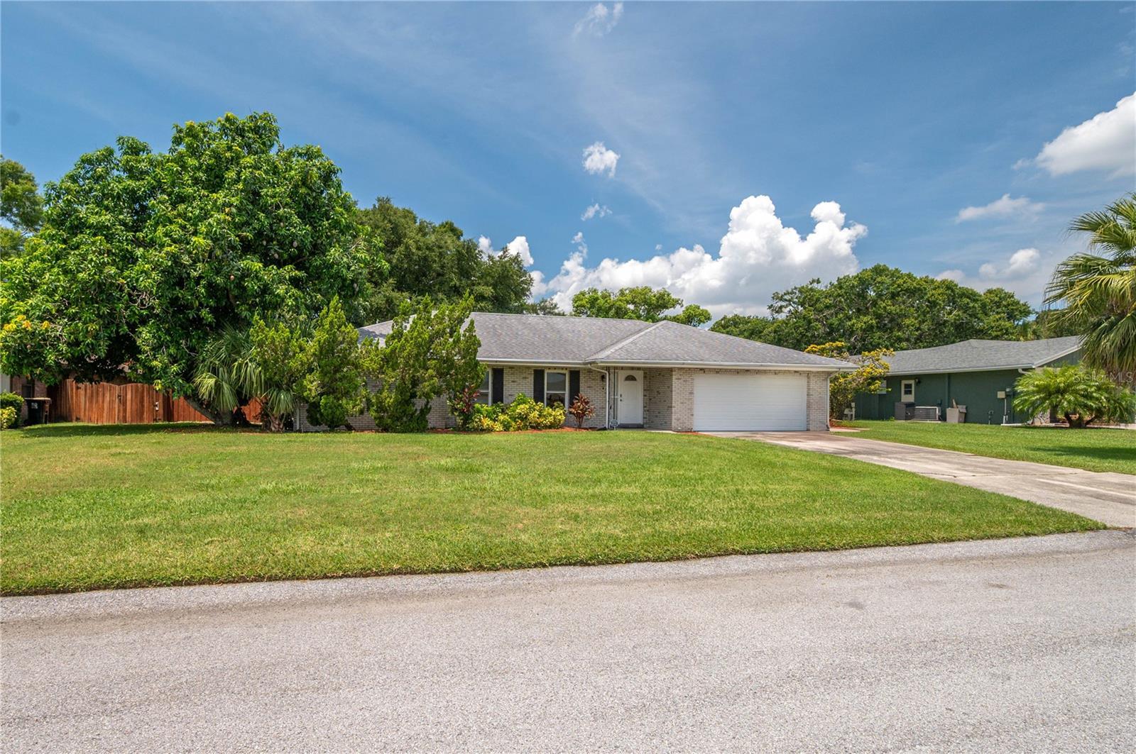 Property Photo:  305 Hernando Road  FL 33884 