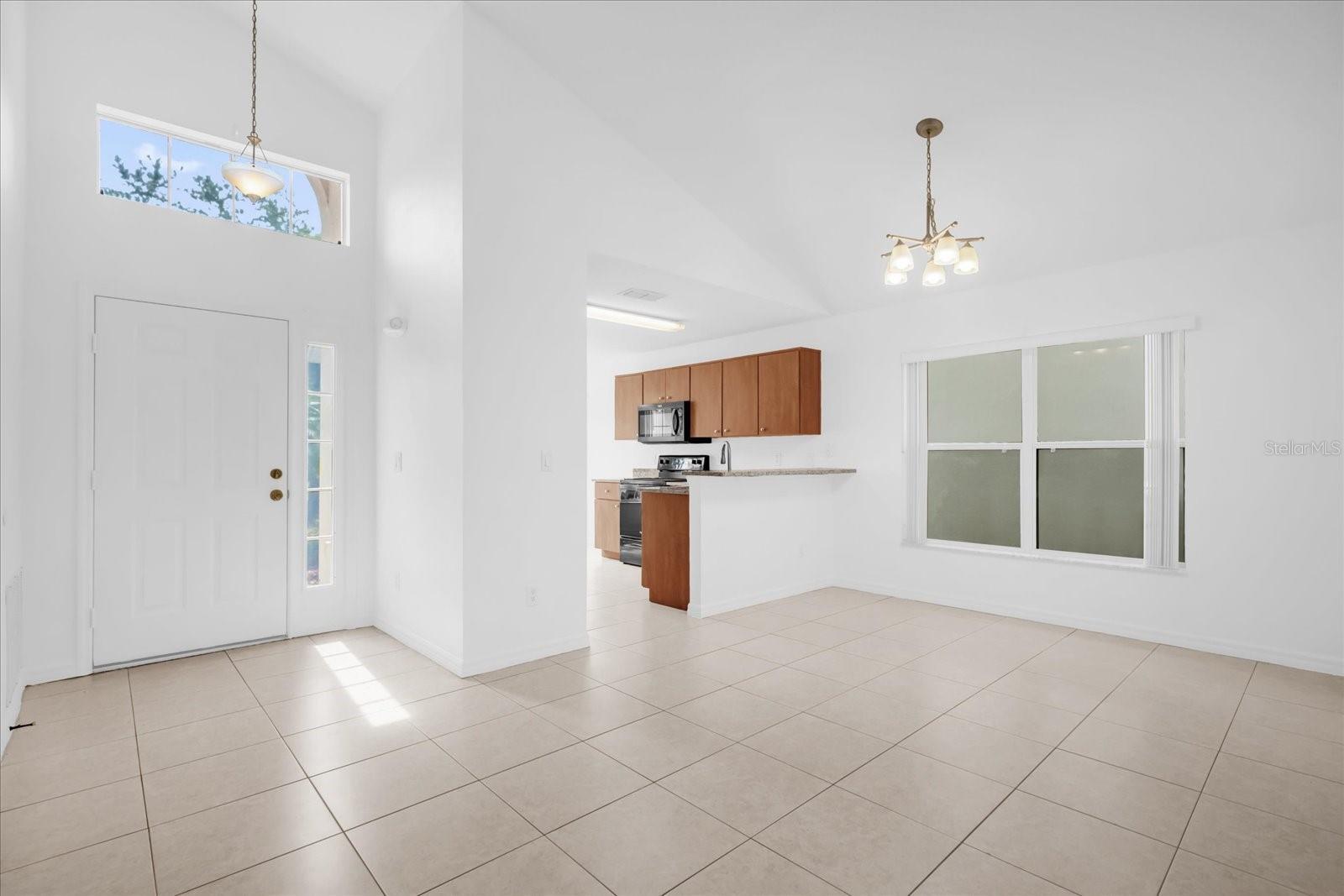 Property Photo: 913 Emerald Green Court FL 34746