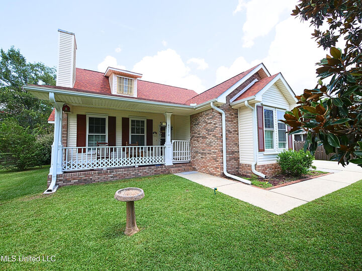 84570 W Diamondhead Drive  Diamondhead MS 39525 photo