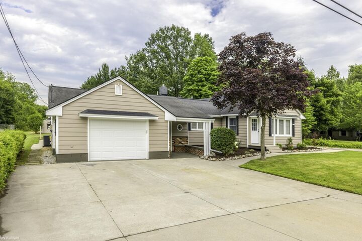 Property Photo:  1830 Leland Road  MI 48074 
