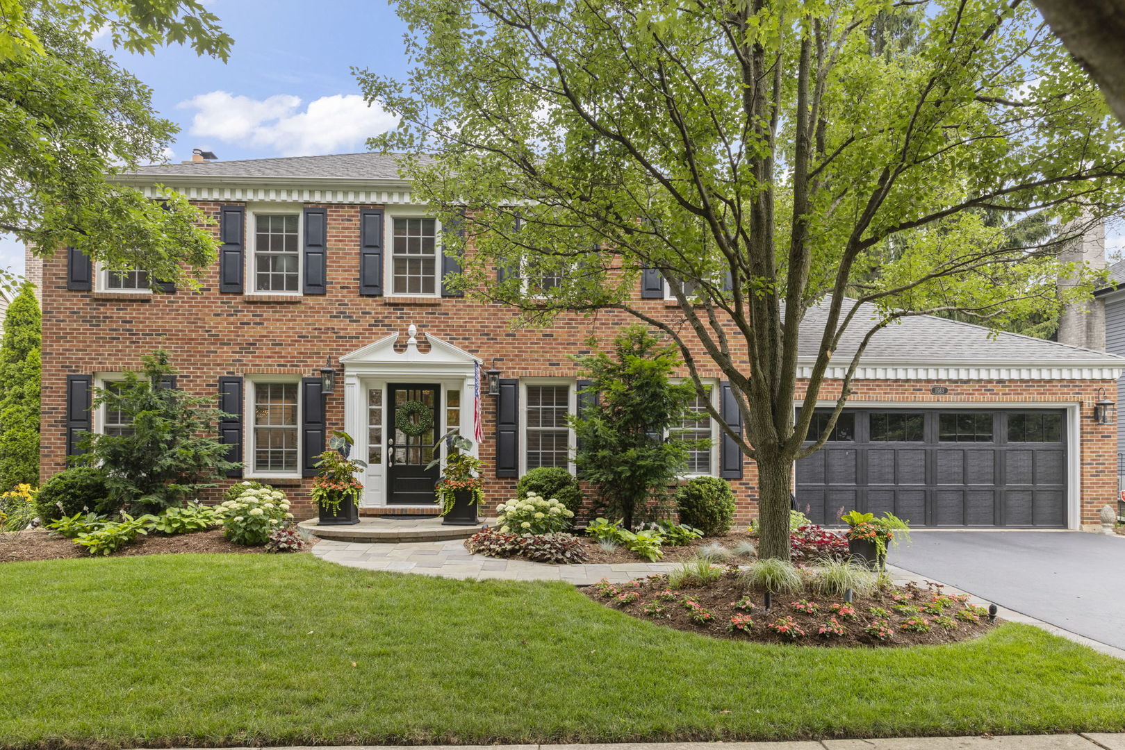 Property Photo: 1563 Abbotsford Drive IL 60563