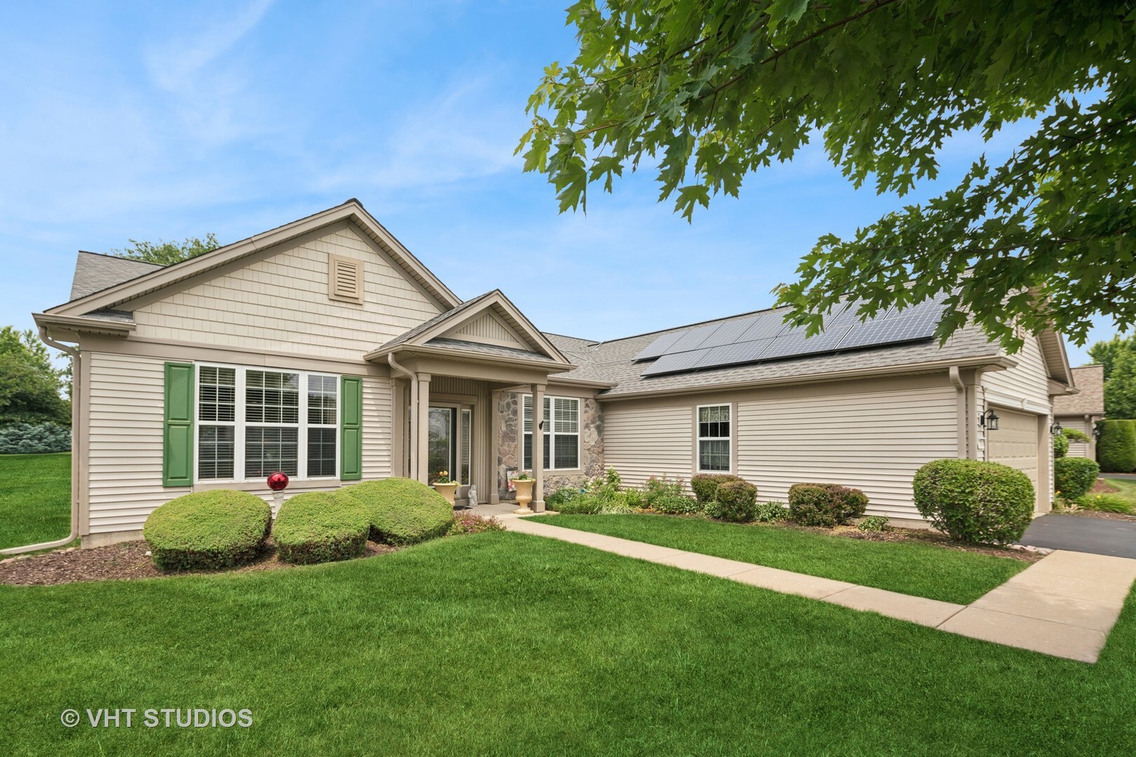 Property Photo: 319 Capital Drive IL 60404