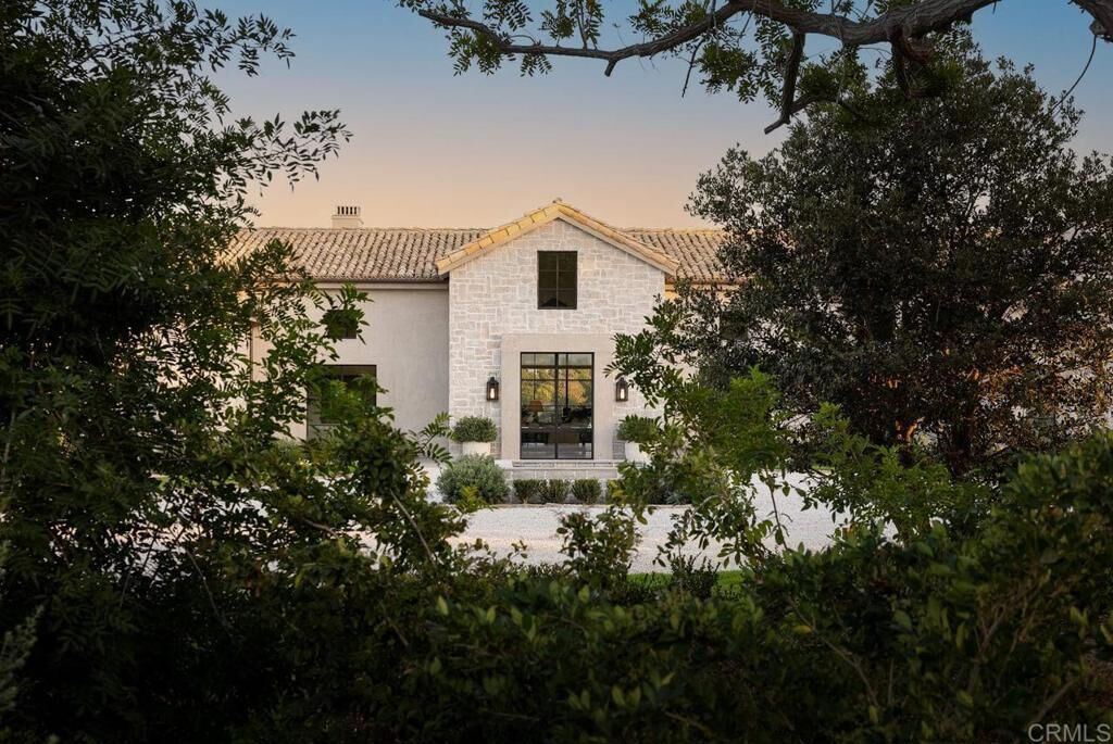 Property Photo: 17845 Via De Fortuna CA 92067