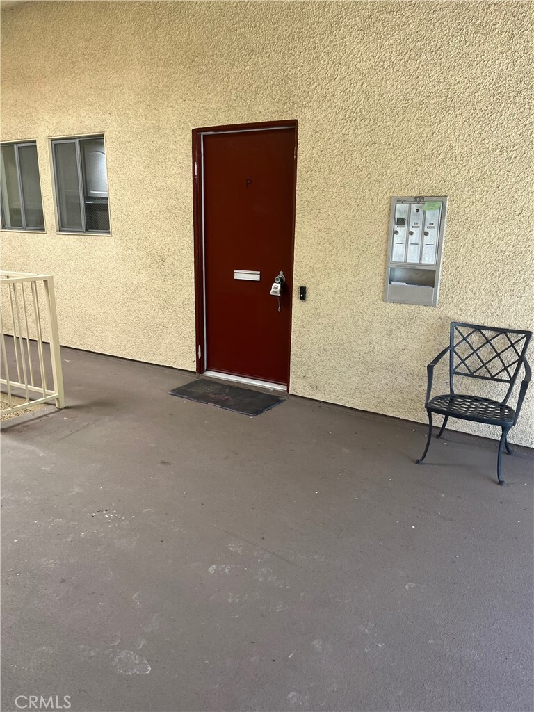 Property Photo: 834 Unit P Ronda Mendoza CA 92637