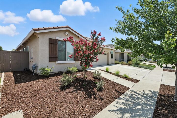 Property Photo:  1081 Makeway Street  CA 95747 