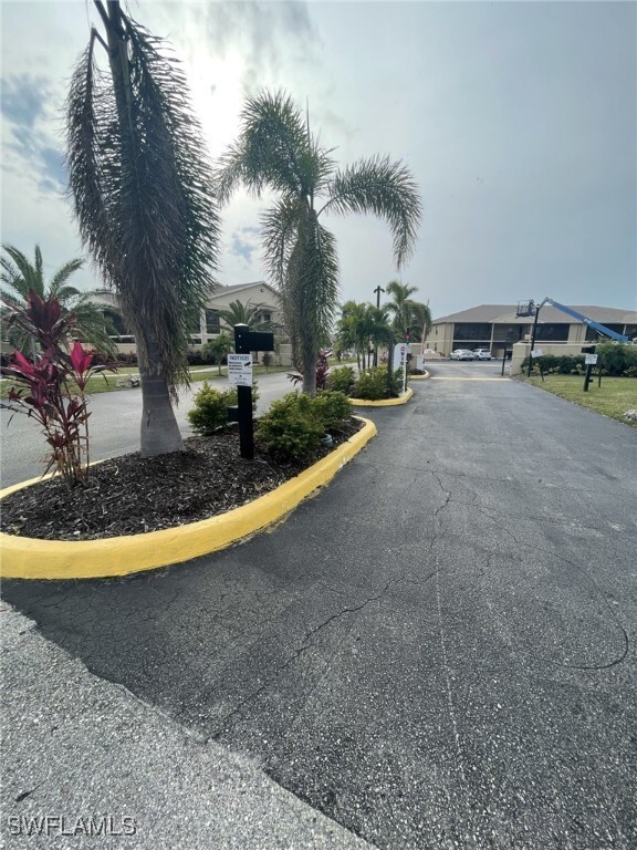 Property Photo: 5319 Summerlin Road 1914 FL 33919
