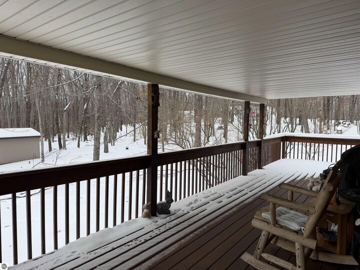 Property Photo:  4141 Mockingbird Circle  MI 48622 