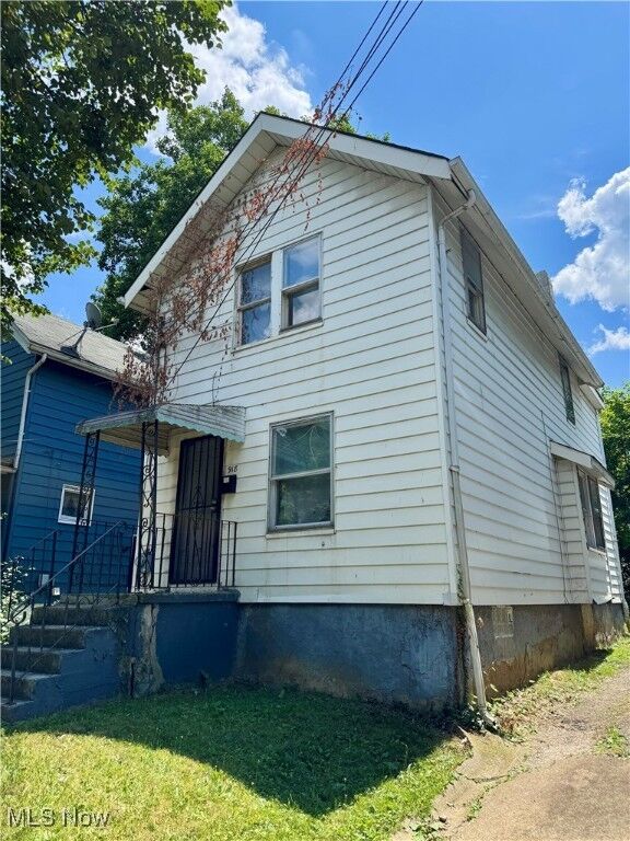 Property Photo: 918 Bye Street OH 44320