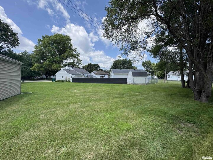 Property Photo:  1687 Indiana Drive  IL 61401 