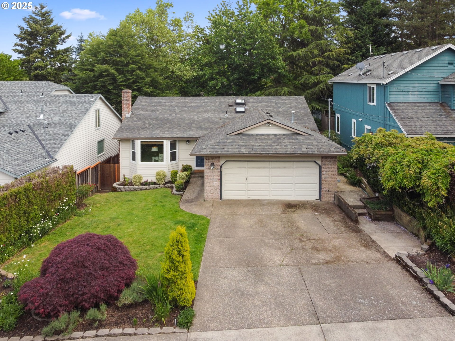 Property Photo: 8836 SW 51st Ave OR 97219