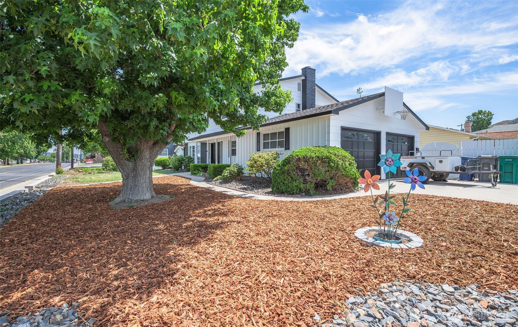 Property Photo: 1609 Russell Street WA 98801