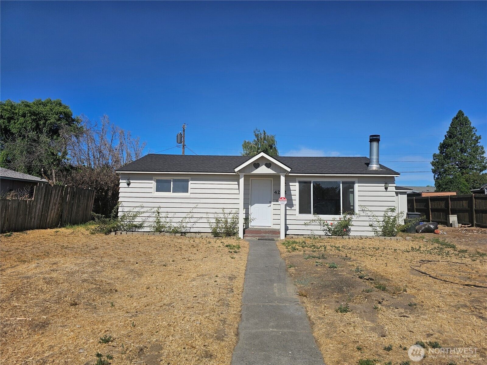Property Photo: 4222 Sun Drive NE WA 98837