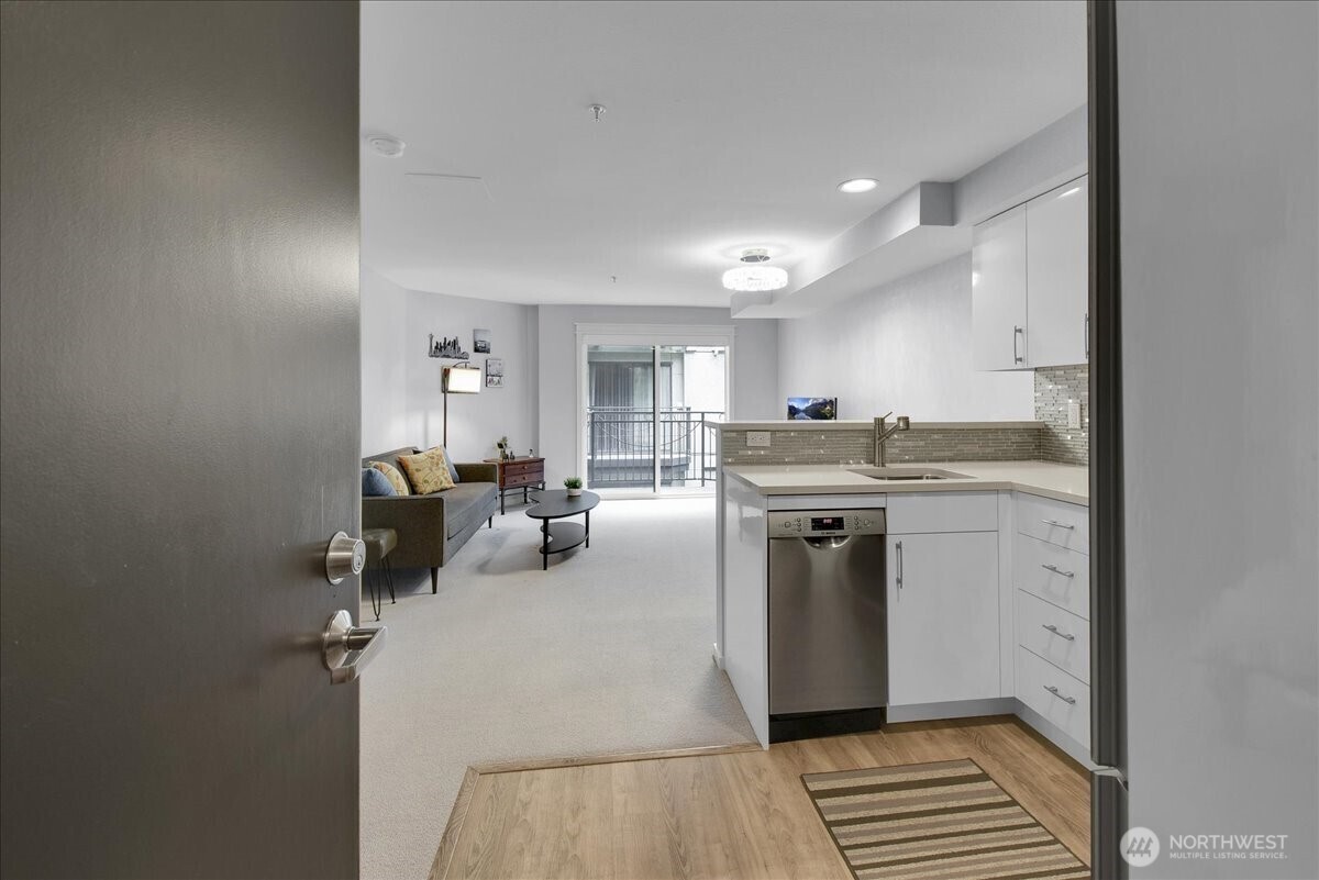 Property Photo: 425 Vine Street 614 WA 98121