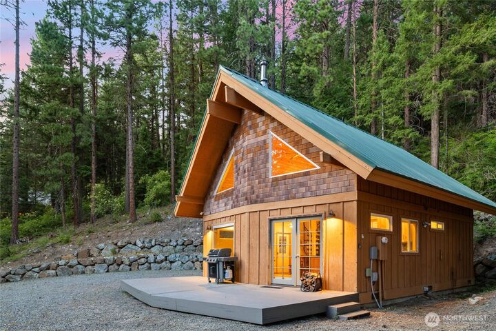 Property Photo: 118 Jolly Mountain Drive WA 98940
