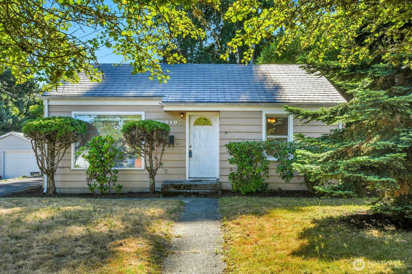 Property Photo:  13040  7th Avenue S  WA 98168 