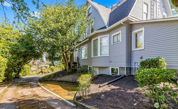 Property Photo:  3512  Grand Avenue  WA 98201 