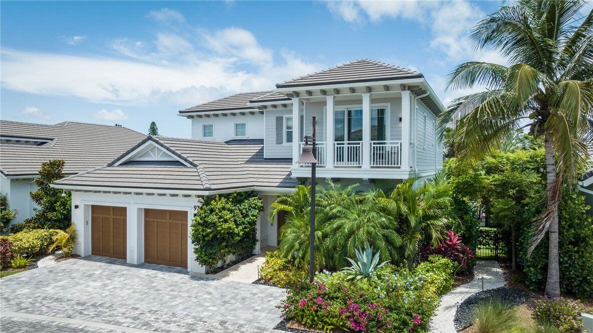 Property Photo: 936 Surfsedge Way FL 32963
