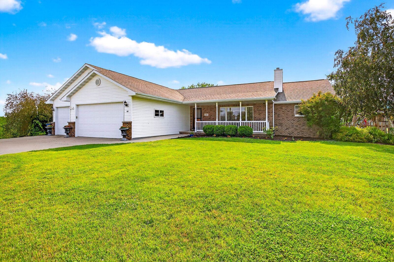 Property Photo: 15 Wyldeberry Lane WI 54904