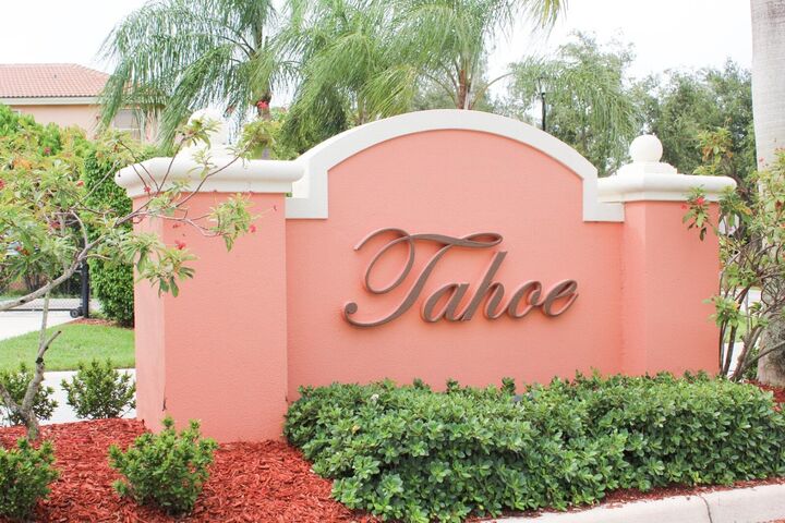 Property Photo: 4434 Lake Lucerne Circle FL 33409