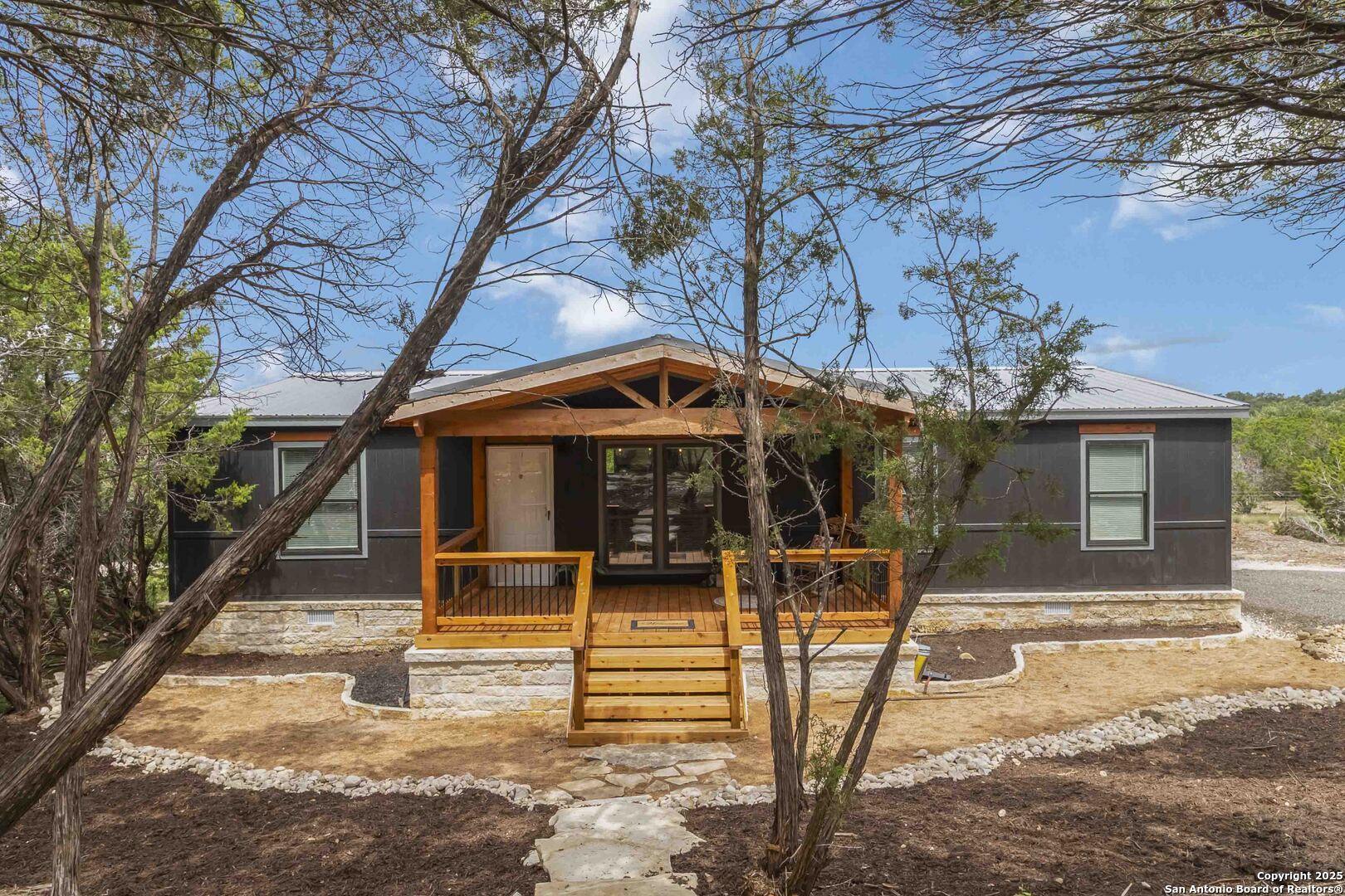 Property Photo: 144 Deer Run TX 78133