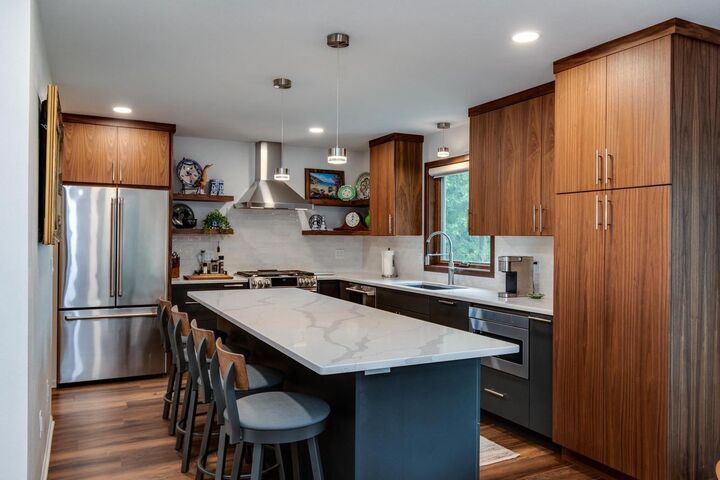 Property Photo:  811 Devonshire Road  WI 53589 