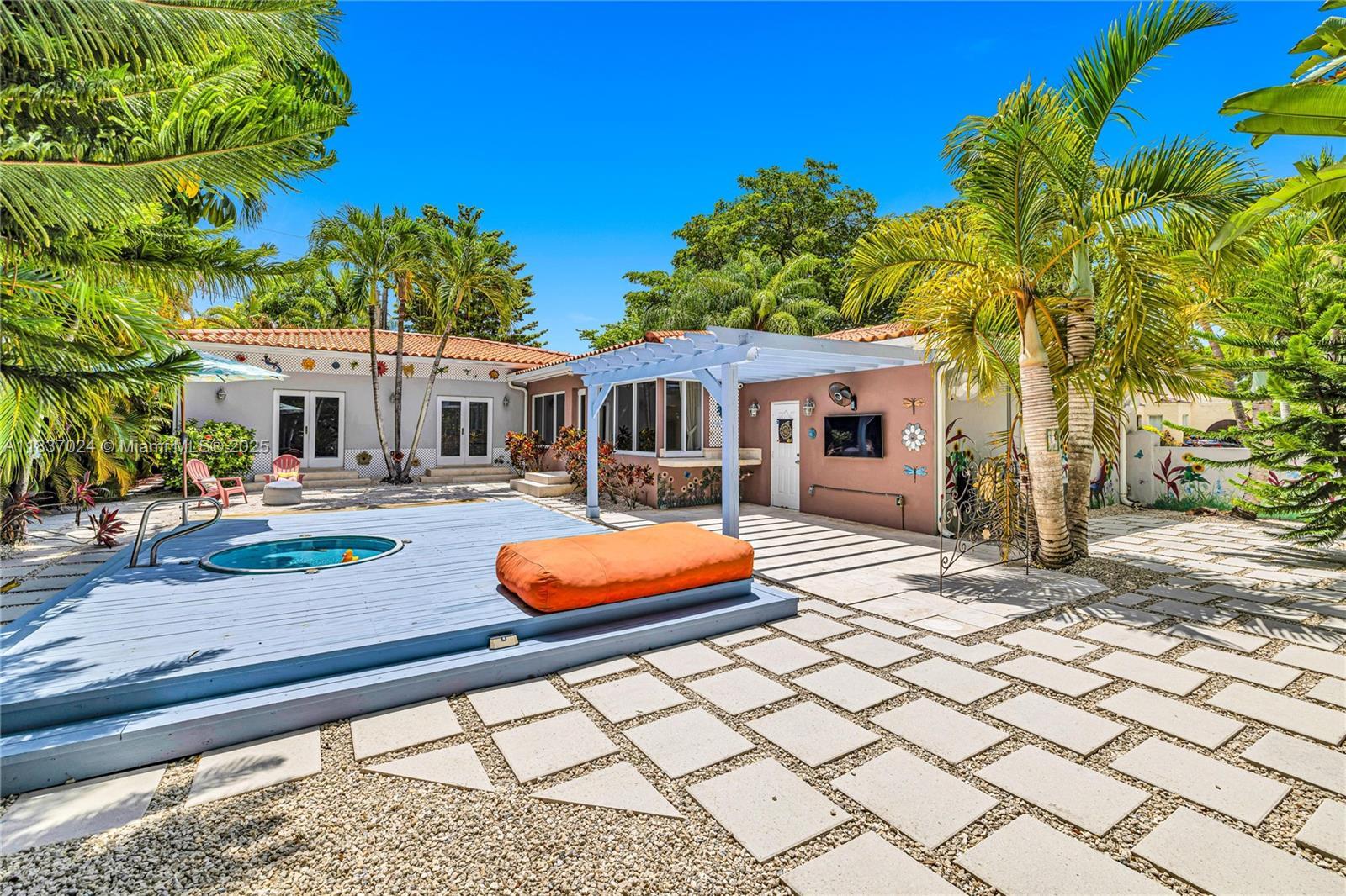 Property Photo: 911 Mariana Ave FL 33134