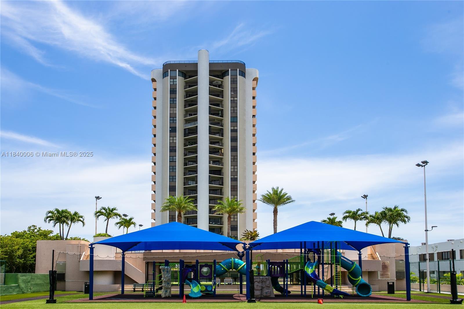 Property Photo: 1800 NE 114th St Ph06 FL 33181