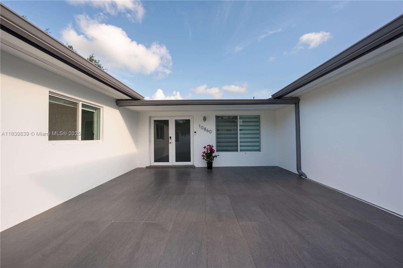 Property Photo:  10860 SW 116th St  FL 33176 