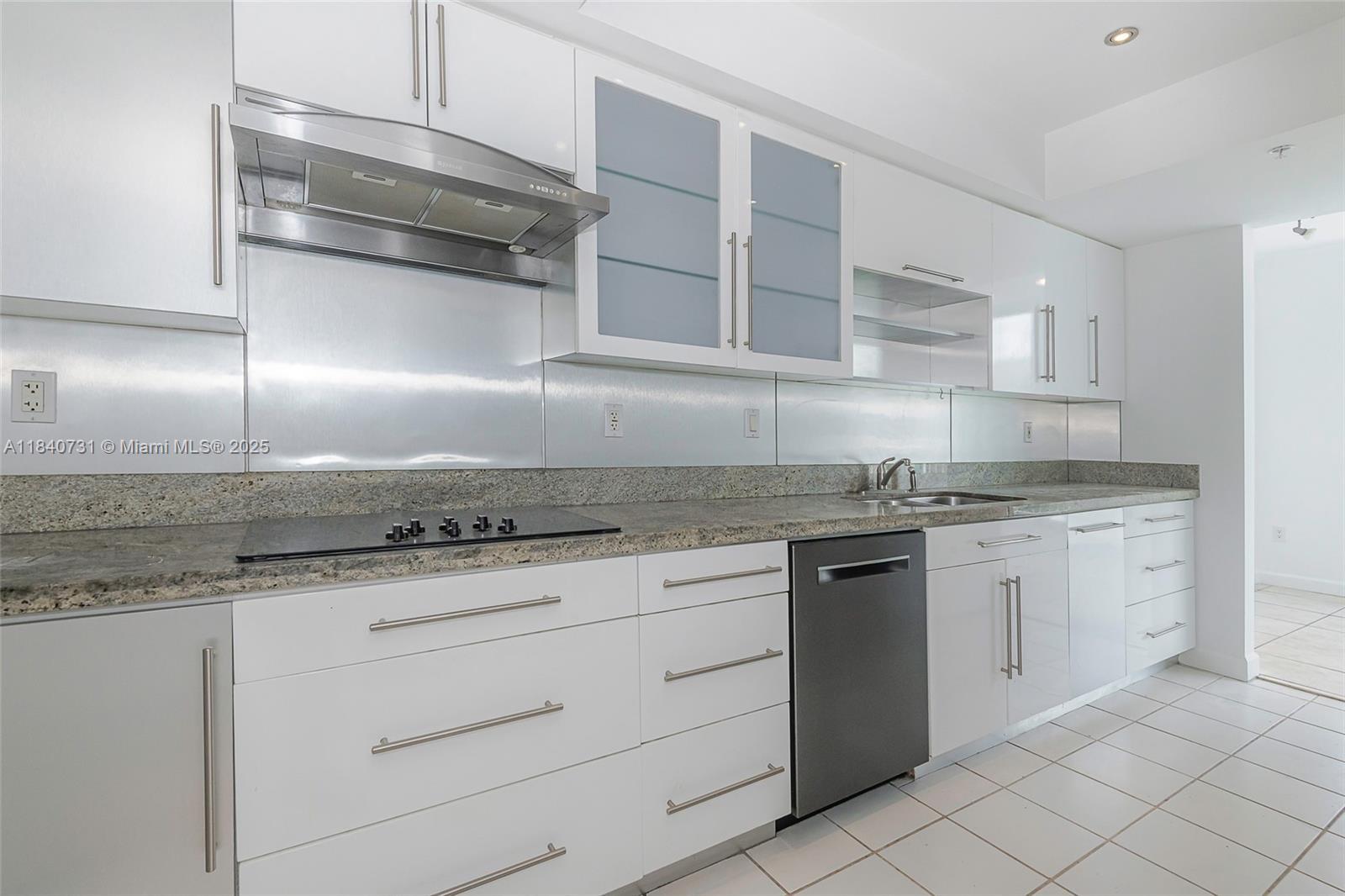 Property Photo: 50 Ocean Lane Dr 301 FL 33149