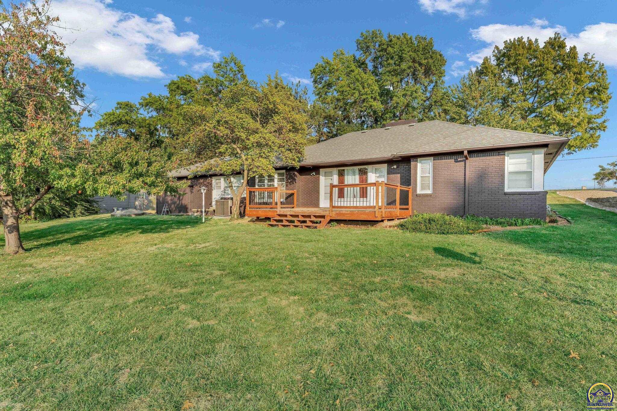Property Photo:  2713 SW Fairway Dr  KS 66611 