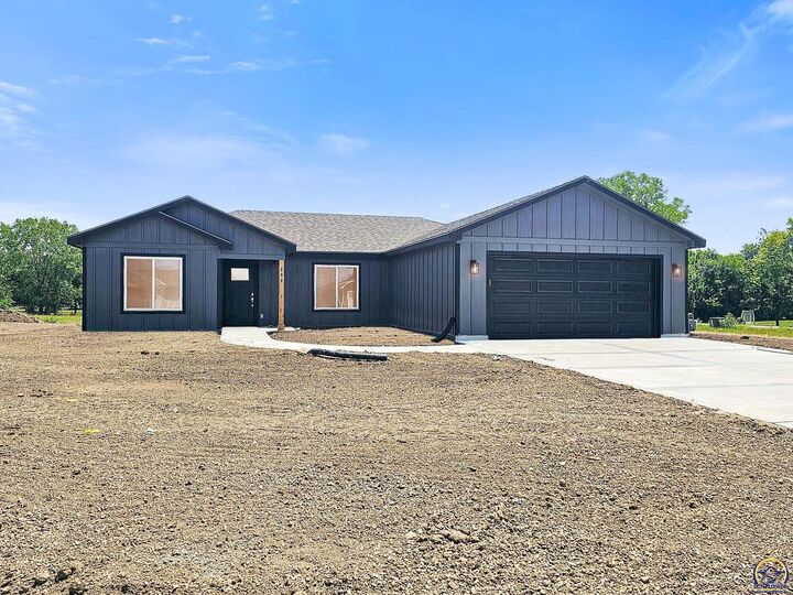 202 Clay Ave  Carbondale KS 66414 photo