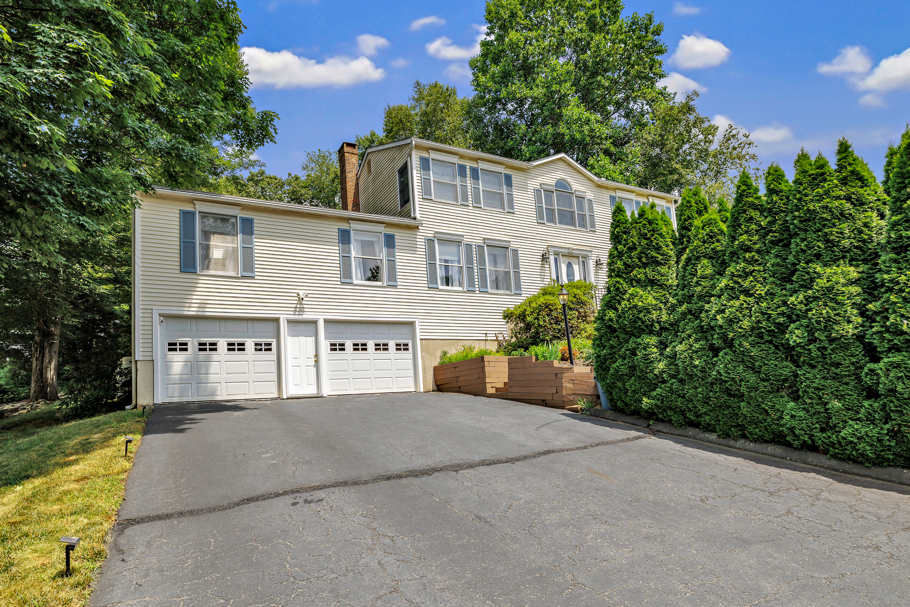 Property Photo:  7 Amber Drive  CT 06483 