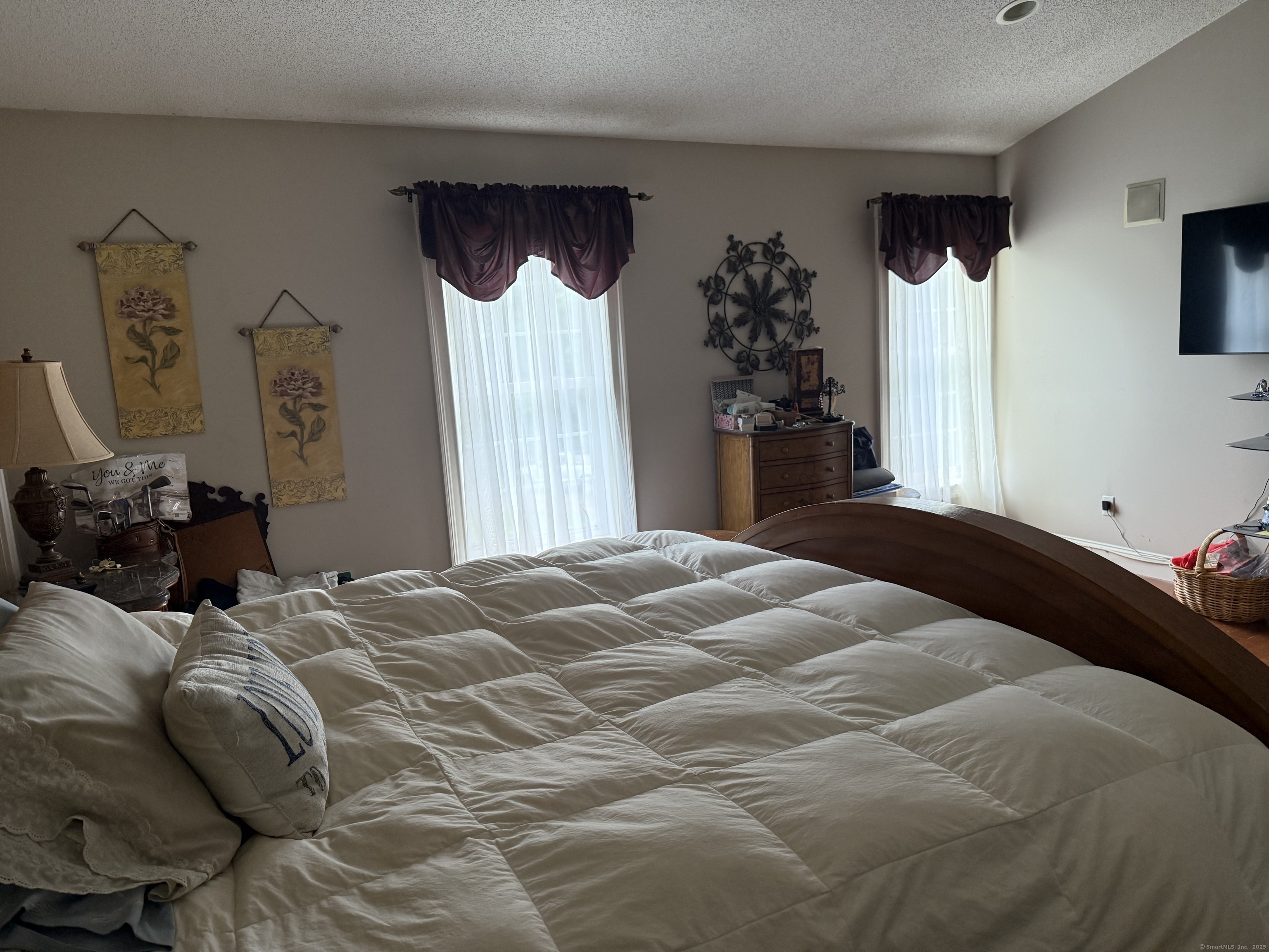 Property Photo:  300 Foxon Hill Road  CT 06513 