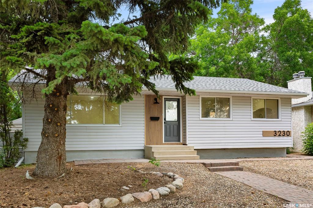 Photo de la propriété: 3230 6th Avenue N SK S4R 0P6