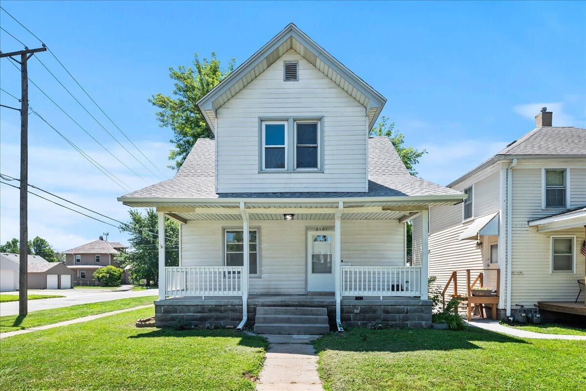Property Photo: 2101 Avenue B IA 51501